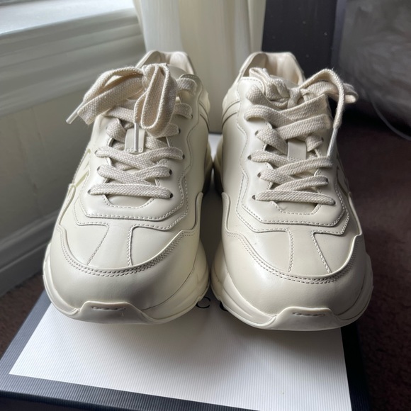 Gucci Logo Sneakers - Picture 2 of 3